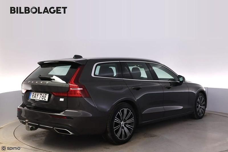 Begagnad Volvo V60 350 HK (257 kW) 2022 Kombi