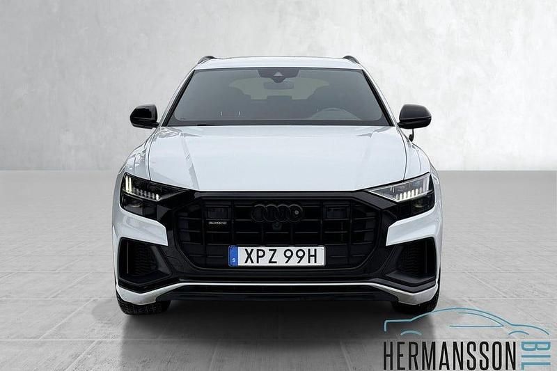 Begagnad Audi Q8 S-Line 462 HK (339 kW) 2021 Vit glaciär metallic SUV
