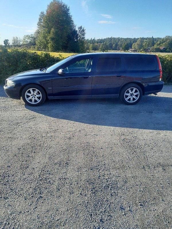 Blå Begagnad 2001 Volvo V70 Business Edition Kombi | 18 000 kr (Marknadspris) - Bild 1/4