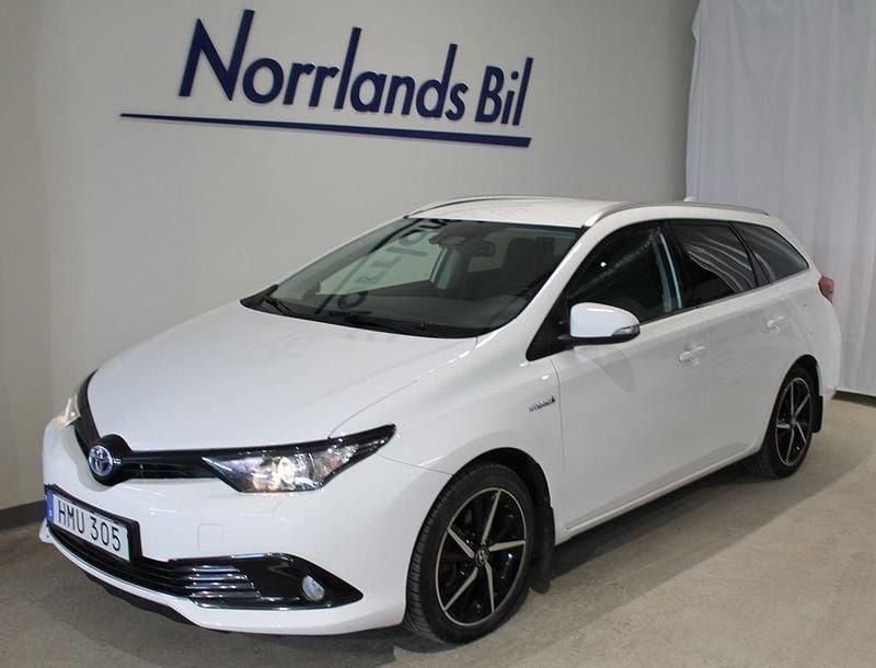 Vit Begagnad 2018 Toyota Auris Touring Sports Kombi | 174 000 kr (Marknadspris) - Bild 1/4