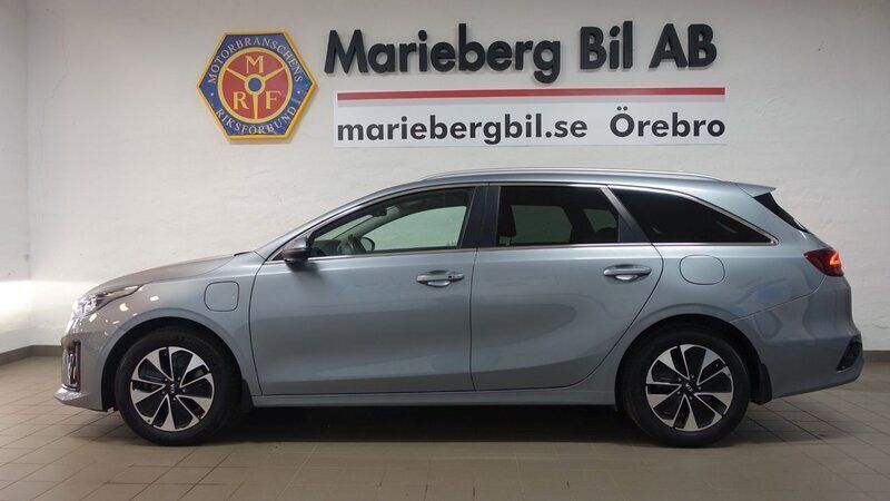 Grå Begagnad 2020 Kia Ceed Sportswagon Advance Kombi | 229 900 kr (Lite dyr) - Bild 1/4