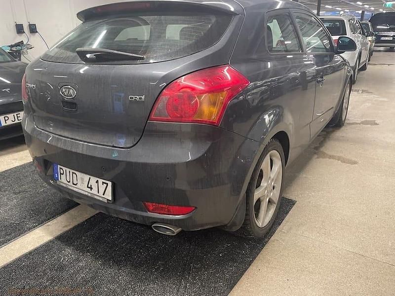 Begagnad Kia ProCeed Sport 140 HK (102 kW) 2007 Grå Halvkombi