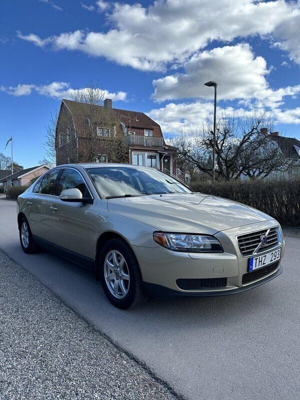 Brun Begagnad 2007 Volvo S80 Sedan | 109 900 kr (Lite dyr) - Bild 1/4