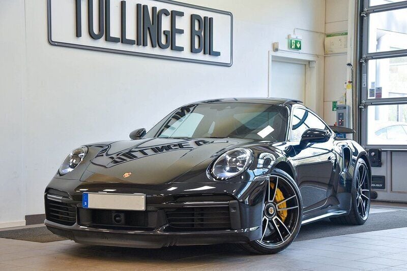 Svart Begagnad 2022 Porsche 911 Turbo S Sportkupé | 2 249 000 kr - Bild 1/4