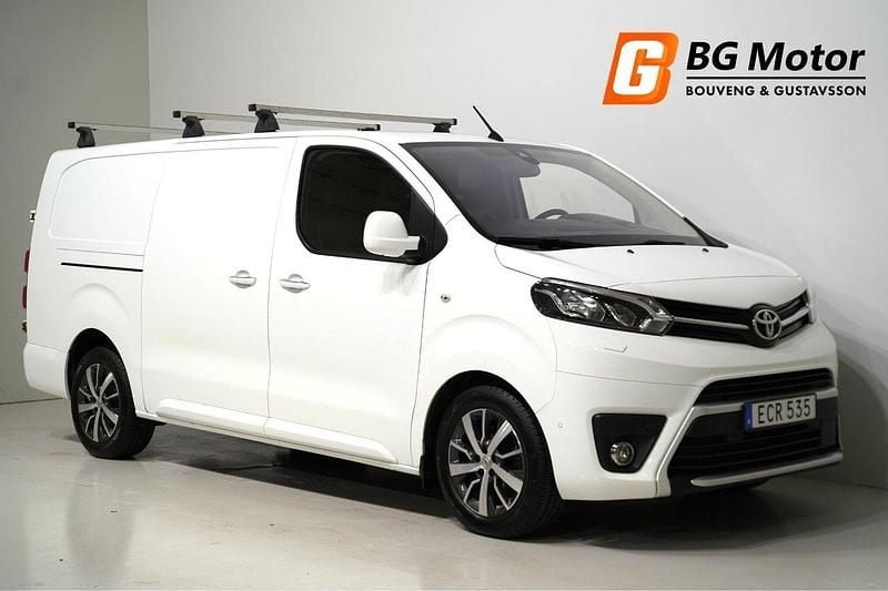 Vit Begagnad 2018 Toyota Proace Van | 199 800 kr (Dyr) - Bild 1/4
