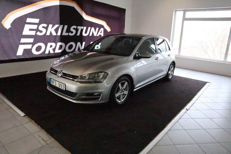 Silver Begagnad 2012 VW Golf VII Highline Halvkombi | 129 900 kr (Dyr) - Bild 1/4