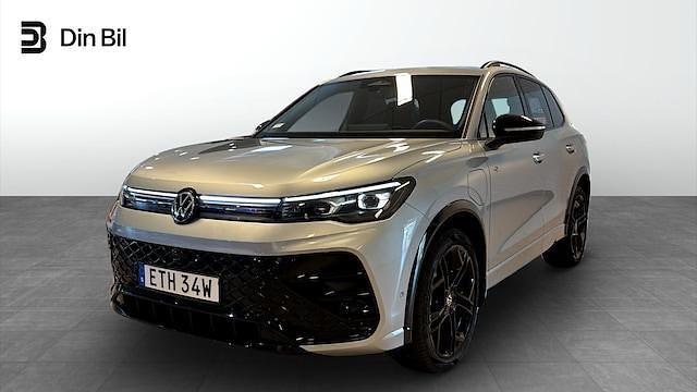Silver Begagnad 2024 VW Tiguan R-line SUV | 579 900 kr - Bild 1/4