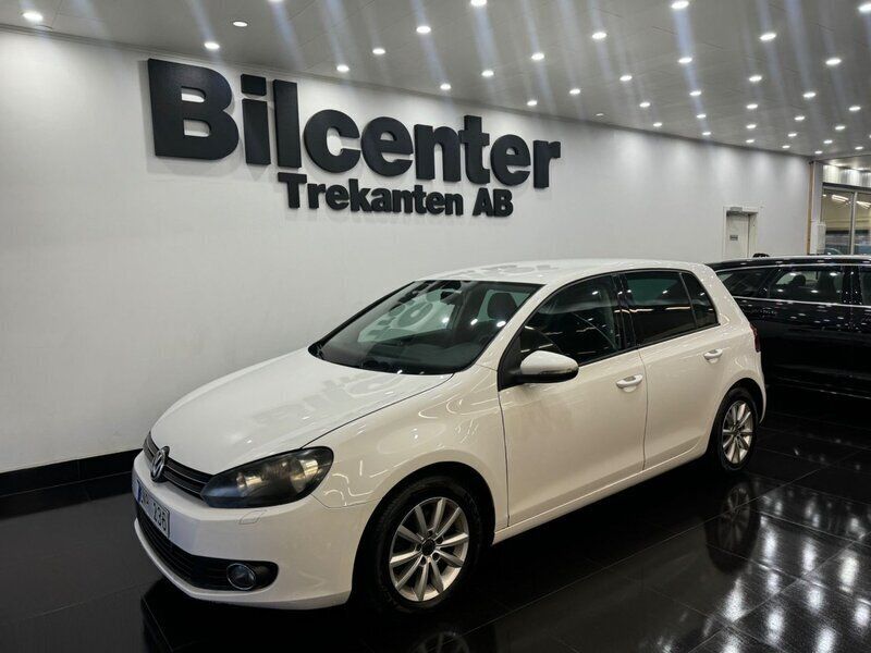 Vit Begagnad 2011 VW Golf VI Halvkombi | 69 900 kr (Marknadspris) - Bild 1/4
