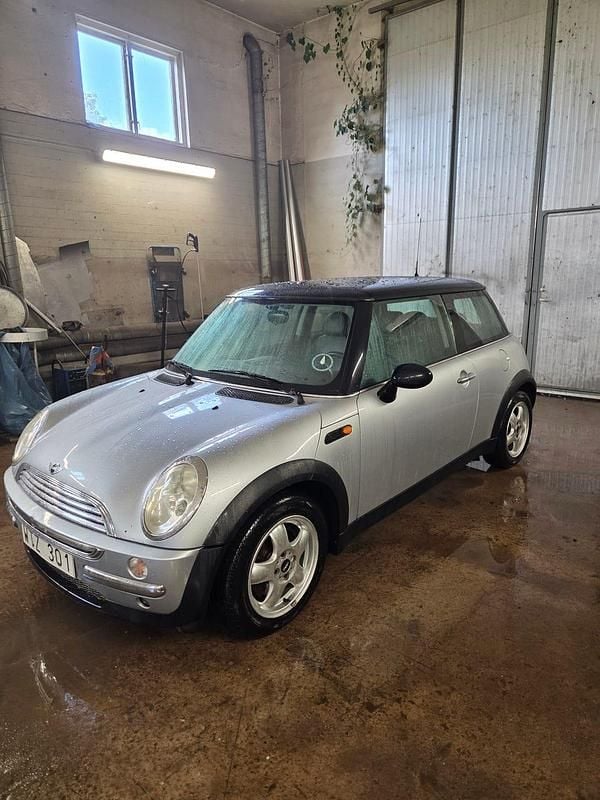 Begagnad Mini Cooper 116 HK (85 kW) 2004 Halvkombi