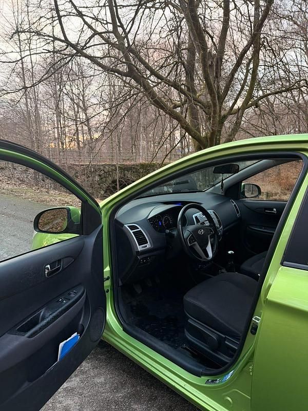 Begagnad Hyundai i20 77 HK (56 kW) 2012 Halvkombi
