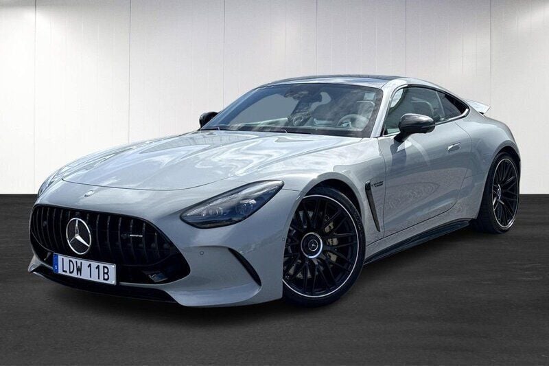 Grå (grey) Begagnad 2024 Mercedes AMG GT 63 AMG Sportkupé | 1 995 000 kr (Marknadspris) - Bild 1/4