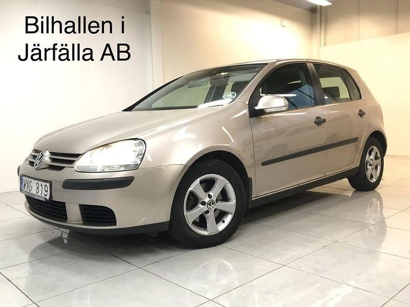 Ljusbrun Begagnad 2005 VW Golf IV Comfortline Halvkombi | 49 900 kr (Dyr) - Bild 1/4