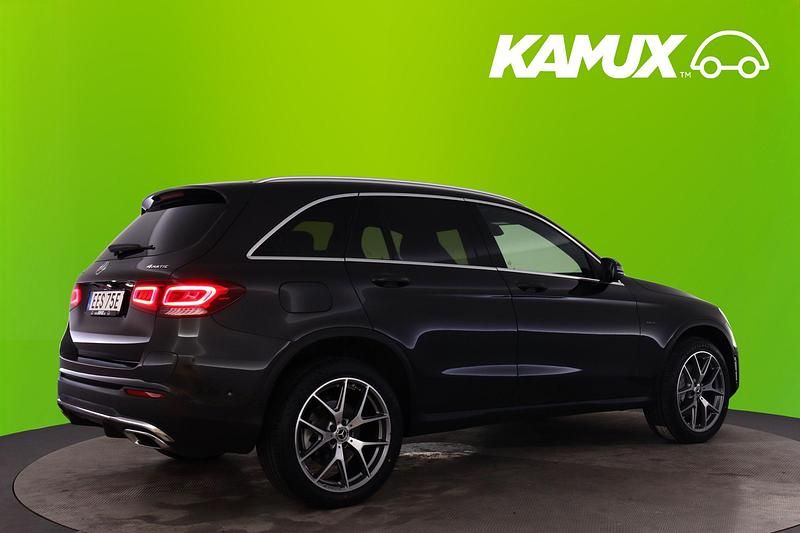 Begagnad Mercedes GLC300e AMG 306 HK (225 kW) 2021 Silver/grå SUV