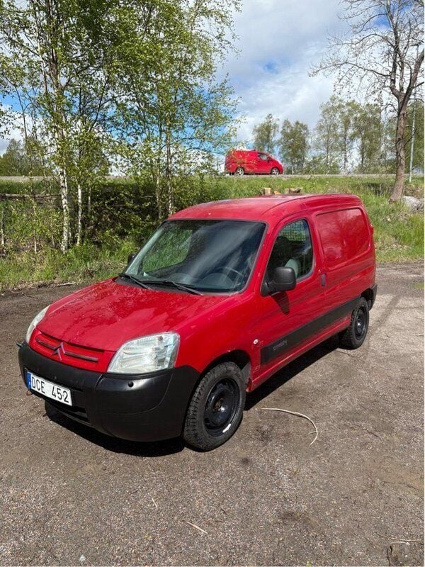 Röd Begagnad 2007 Citroën Berlingo Minibuss | 18 000 kr (Bra pris) - Bild 1/4