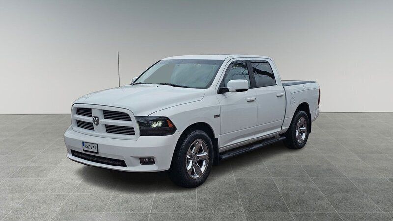 Vit Begagnad 2011 Dodge Ram Pickup | 204 900 kr (Bra pris) - Bild 1/4