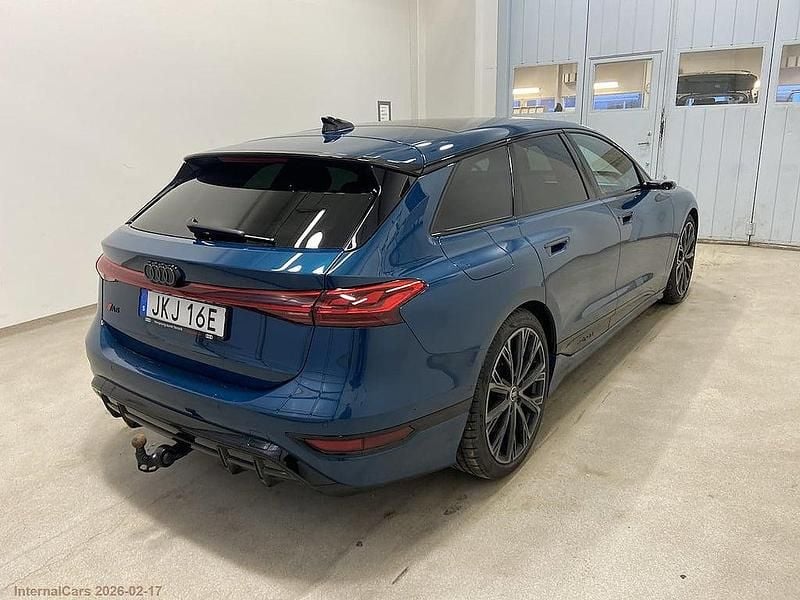 Begagnad Audi A6 e-tron S-Line 269 kW (367 HK) 2024 Mörkblå Kombi