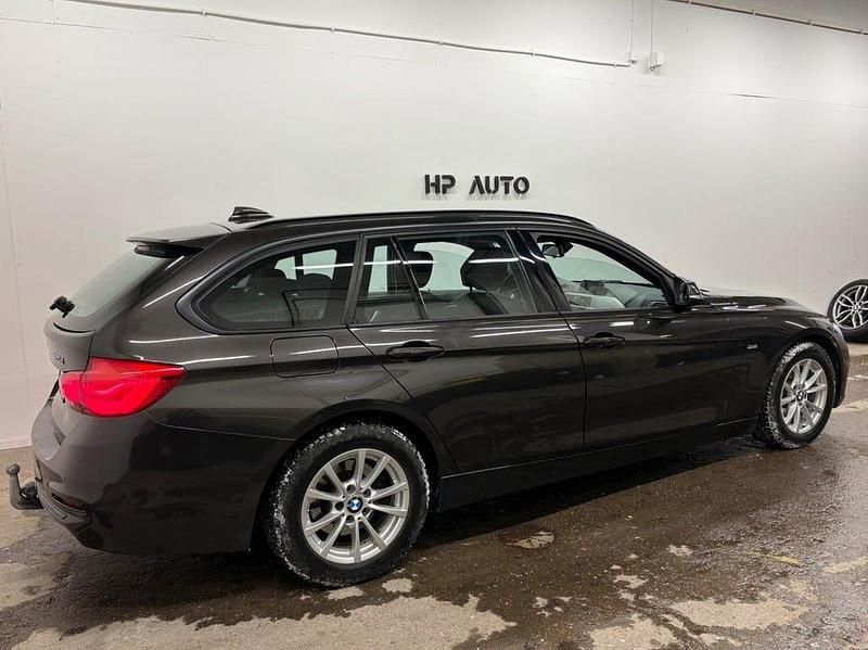 Begagnad BMW 320 Sport Line 190 HK (139 kW) 2015 Brun Kombi