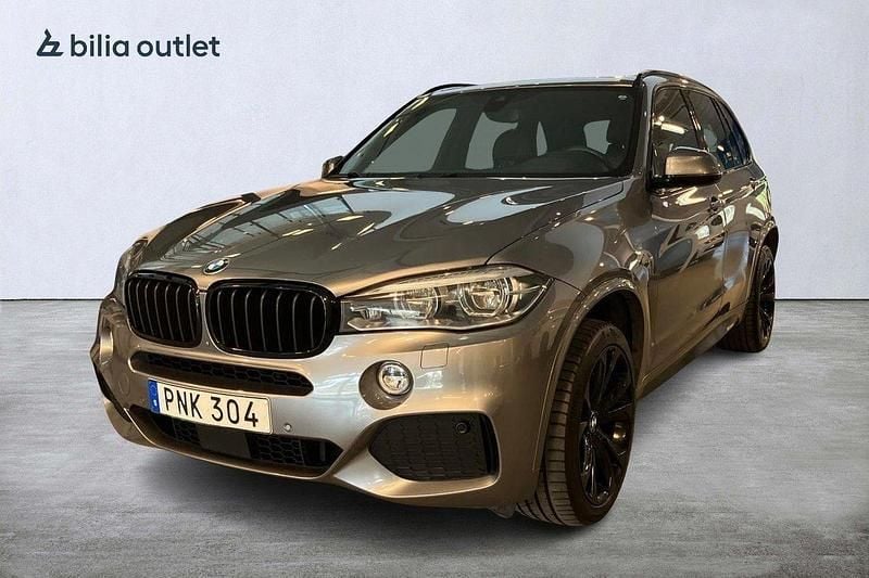 Grå Begagnad 2017 BMW X5 M Sport SUV | 349 001 kr (Marknadspris) - Bild 1/4