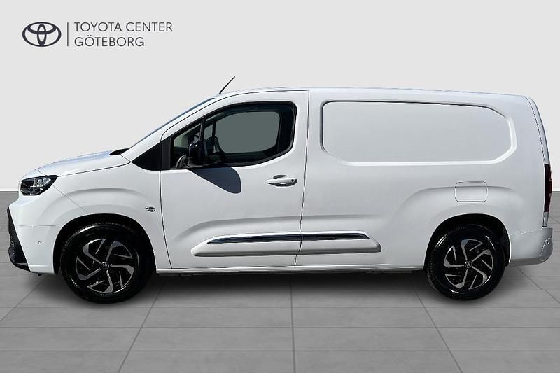 Begagnad Toyota Proace City City 100 kW (137 HK) 2024 Vit Minibuss