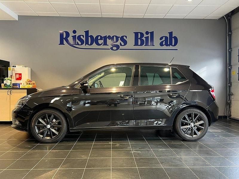 Svart Begagnad 2017 Skoda Fabia Sport Halvkombi | 97 900 kr (Bra pris) - Bild 1/4