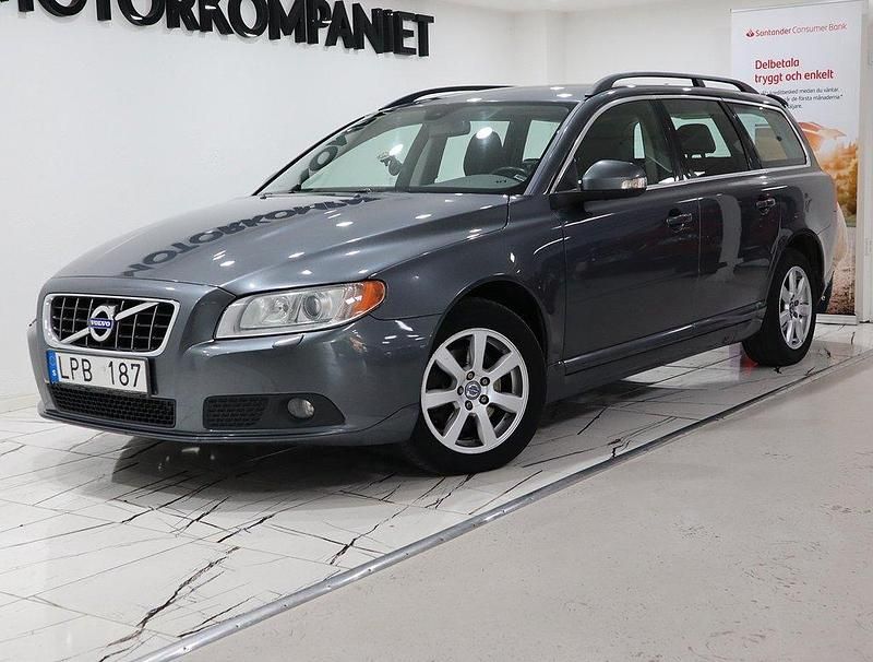Grå Begagnad 2011 Volvo V70 Momentum Kombi | 99 900 kr (Marknadspris) - Bild 1/4