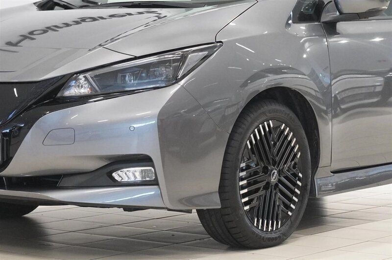 Begagnad Nissan Leaf N-Connecta 110 kW (150 HK) 2023 Okänd Halvkombi