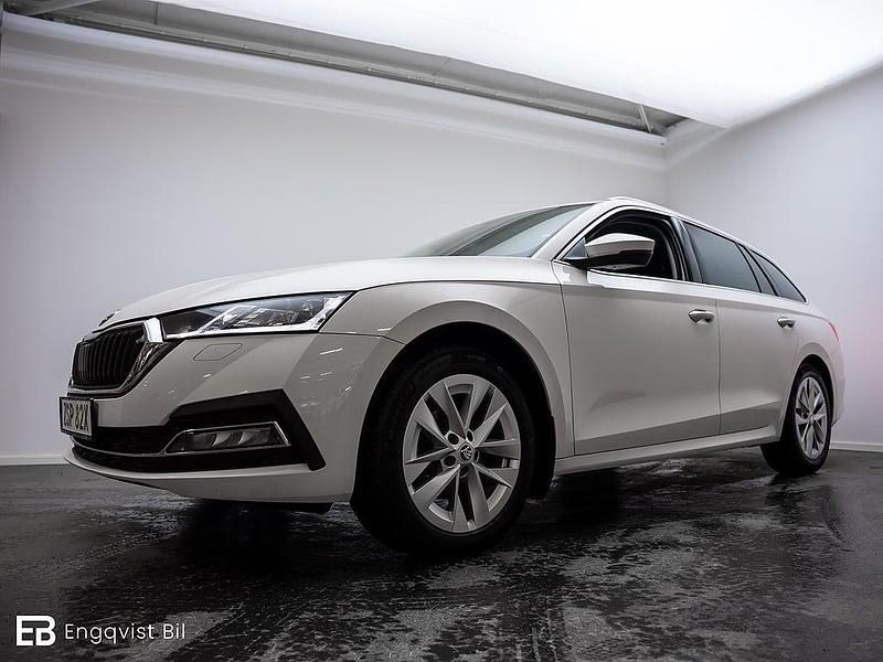 Begagnad Skoda Octavia Style 116 HK (85 kW) 2021 Vit Kombi
