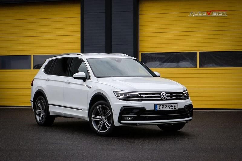 Vit Begagnad 2019 VW Tiguan Allspace GTS SUV | 314 900 kr (Marknadspris) - Bild 1/4
