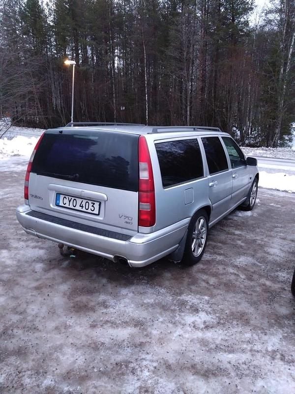 Begagnad 1998 Volvo V70 Kombi | 36 500 kr (Dyr) - Bild 1/4