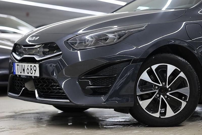 Begagnad Kia Ceed Sportswagon Advance 141 HK (103 kW) 2021 Grå Kombi