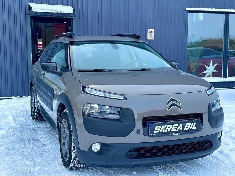 Begagnad Citroën C4 Cactus PureTech 82 HK (60 kW) 2016 Brun Halvkombi