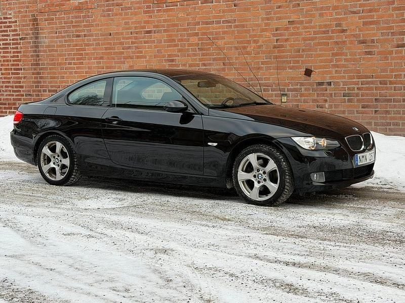 Begagnad BMW 325 218 HK (160 kW) 2008 Sportkupé