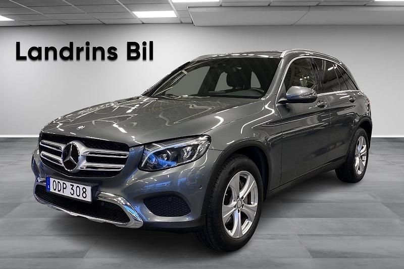 Grå Begagnad 2016 Mercedes GLC220 SUV | 239 000 kr (Marknadspris) - Bild 1/4