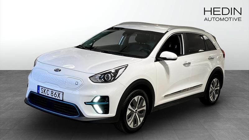 Vit Begagnad 2021 Kia e-Niro SUV | 224 900 kr - Bild 1/4