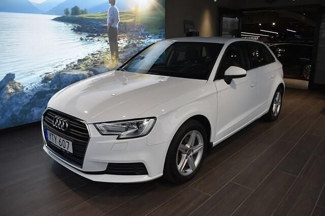 Ibisvit Begagnad 2017 Audi A3 Proline Sedan | 169 000 kr (Marknadspris) - Bild 1/4