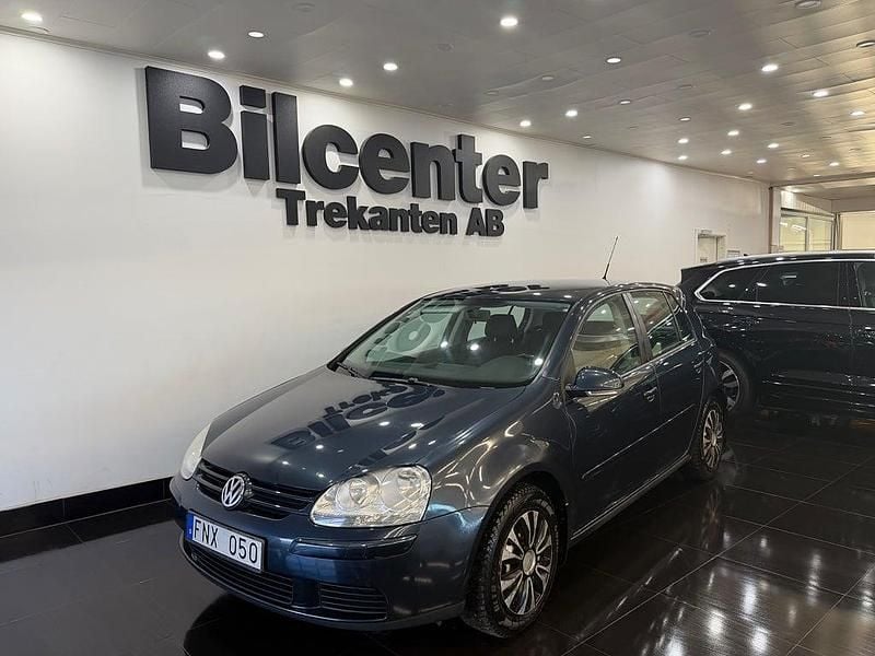 Begagnad VW Golf V Trendline 102 HK (75 kW) 2007 Blå Halvkombi