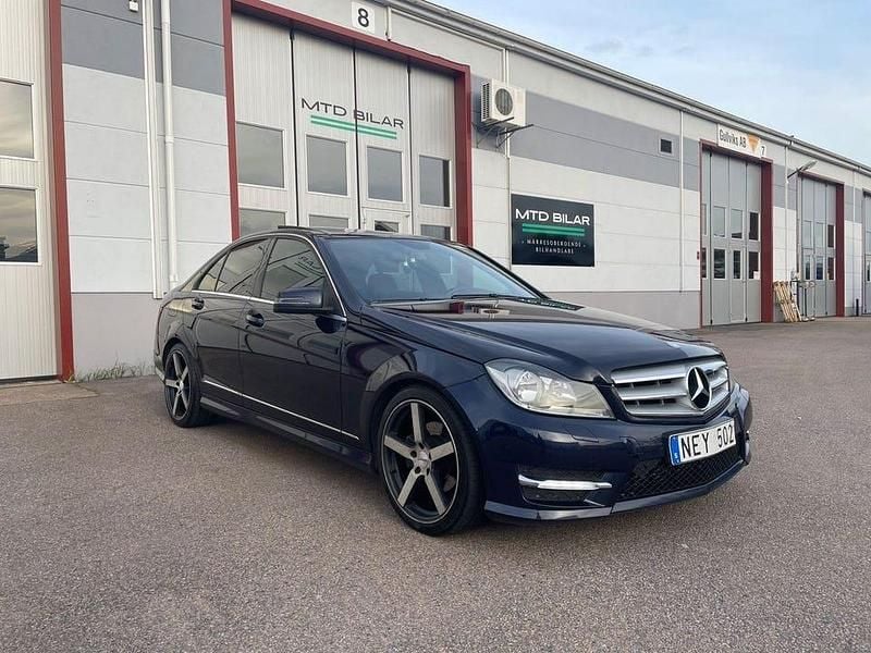 Begagnad Mercedes C220 AMG 170 HK (125 kW) 2012 Mörkblå Sedan