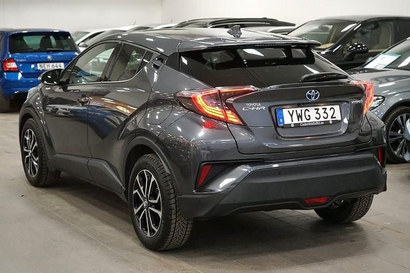 Begagnad Toyota C-HR Executive 122 HK (89 kW) 2017 Grå SUV