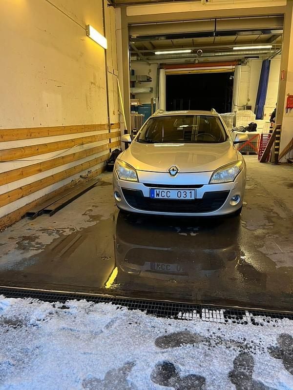 Begagnad 2011 Renault Mégane GrandTour Kombi | 39 000 kr (Bra pris) - Bild 1/4