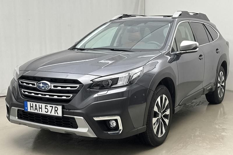 Grå Begagnad 2023 Subaru Outback SUV | 379 000 kr (Bra pris) - Bild 1/4