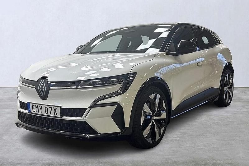Vit Begagnad 2023 Renault Mégane IV Techno Halvkombi | 299 900 kr (Marknadspris) - Bild 1/4