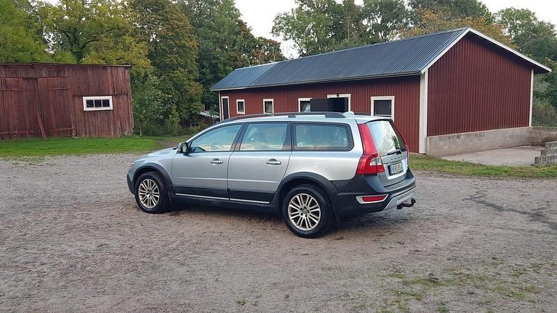 Silver Begagnad 2008 Volvo XC70 Momentum SUV | 89 000 kr (Bra pris) - Bild 1/4