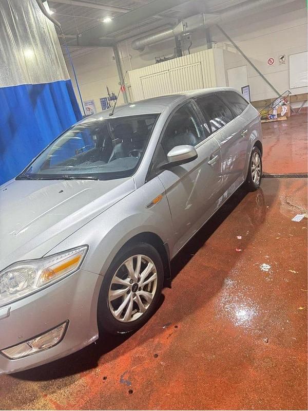 Grå Begagnad 2009 Ford Mondeo Titanium Kombi | 20 500 kr (Marknadspris) - Bild 1/4