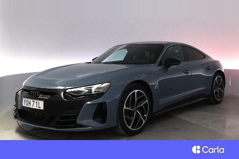 Grå Begagnad 2021 Audi e-tron GT quattro Sedan | 609 900 kr (Marknadspris) - Bild 1/4