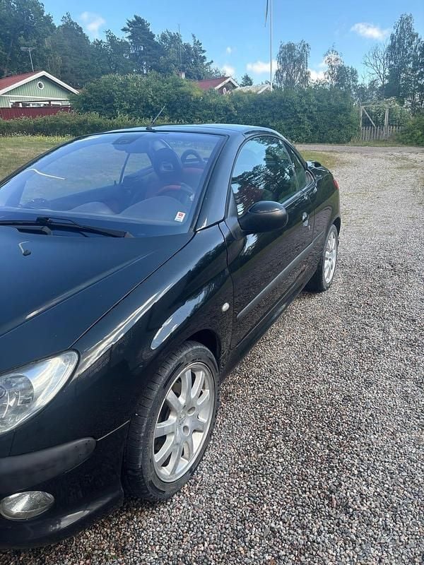 Metallic Begagnad 2002 Peugeot 206 CC Cab | 15 500 kr - Bild 1/4
