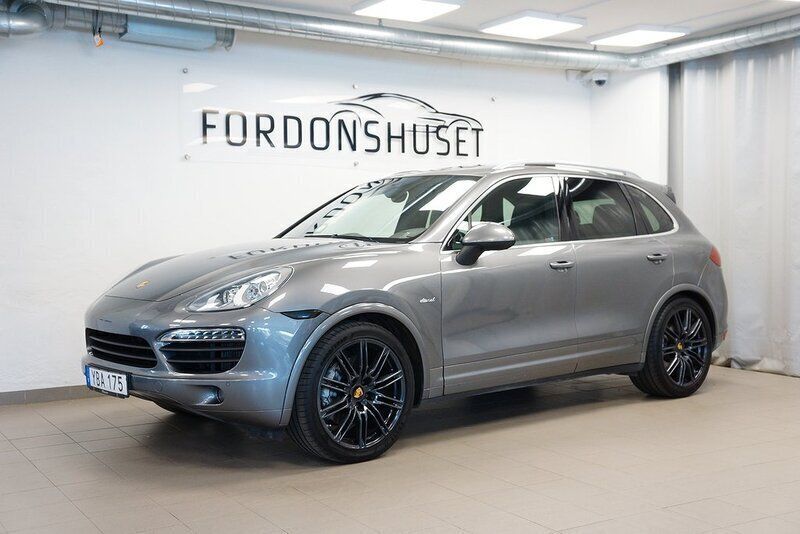 Grå Begagnad 2014 Porsche Cayenne S SUV | 269 000 kr - Bild 1/4