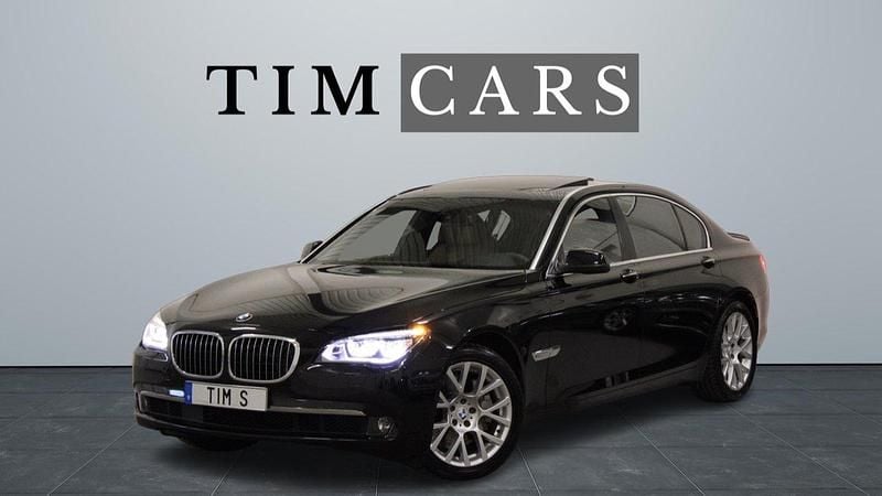 Svart Begagnad 2011 BMW 750L Sedan | 249 999 kr - Bild 1/4