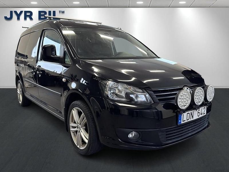 Svart Begagnad 2011 VW Caddy Maxi Minibuss | 69 700 kr (Marknadspris) - Bild 1/4