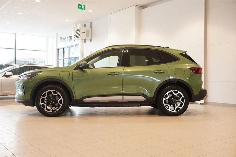 Ny Ford Kuga Active 243 HK (178 kW) 2025 Grön SUV