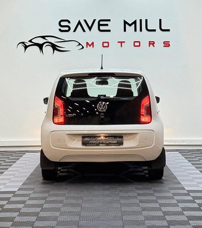 Begagnad VW up! high up! 75 HK (55 kW) 2014 Vit Halvkombi